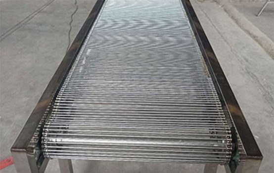 網(wǎng)帶輸送機(jī)使用前后應(yīng)注意哪些問(wèn)題？